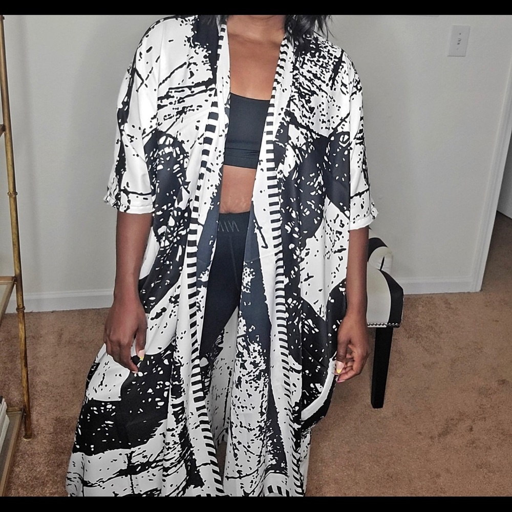 Black and white kaftan